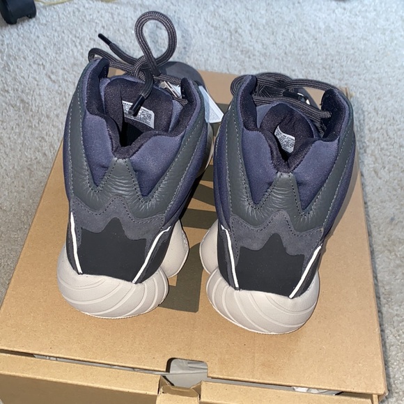 Yeezy 500 High - Picture 3 of 6